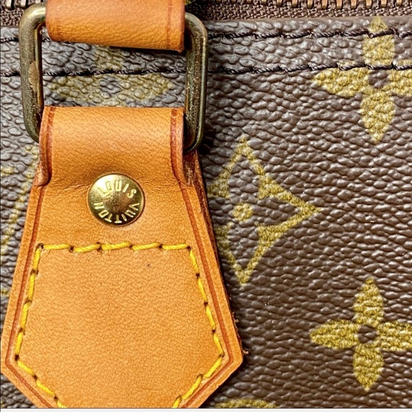 SOLD Authentic Louis Vuitton Speedy 40 Handbag - Picture 9 of 13